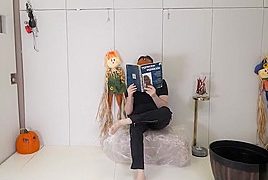 Noemie Bilas: Exploring Intimate Boundaries